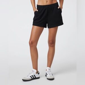 Vuori Black Sedona Sport Short XL